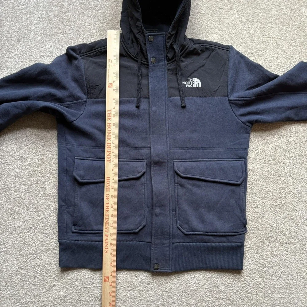 The North‎ Face Jacket Mens Medium Navy Black Hooded Zip Snap Fleece Pockets
